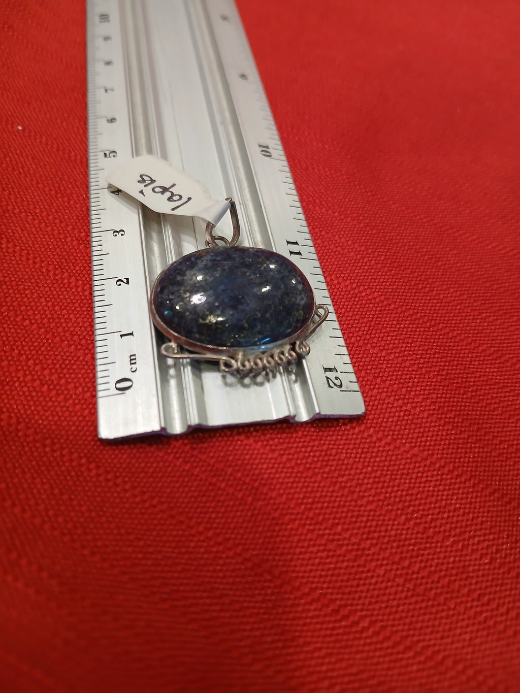 Pendants and necklaces