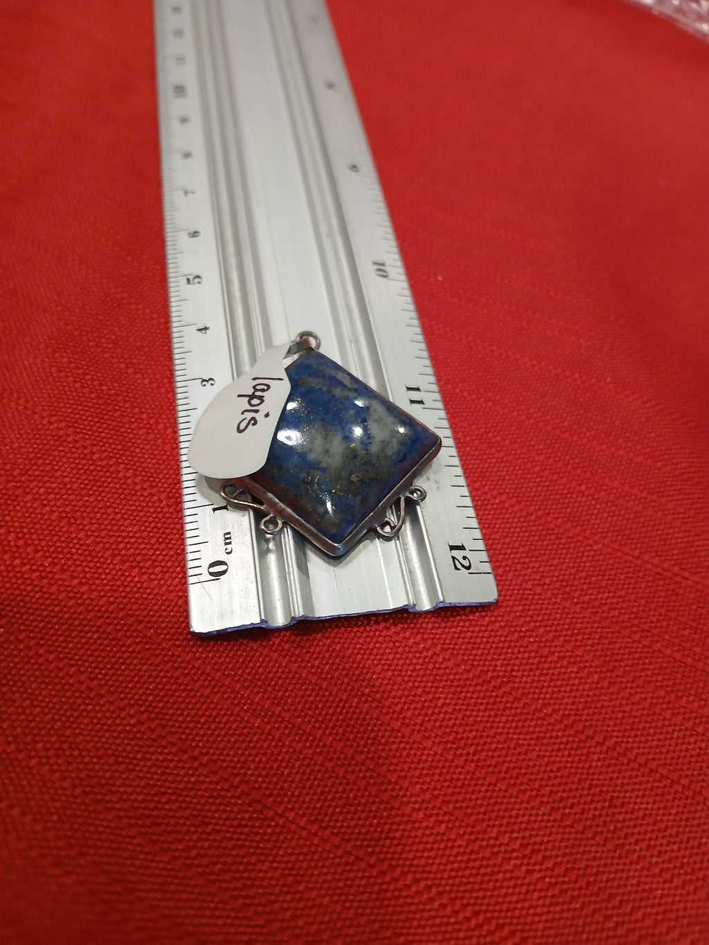 Pendants and necklaces