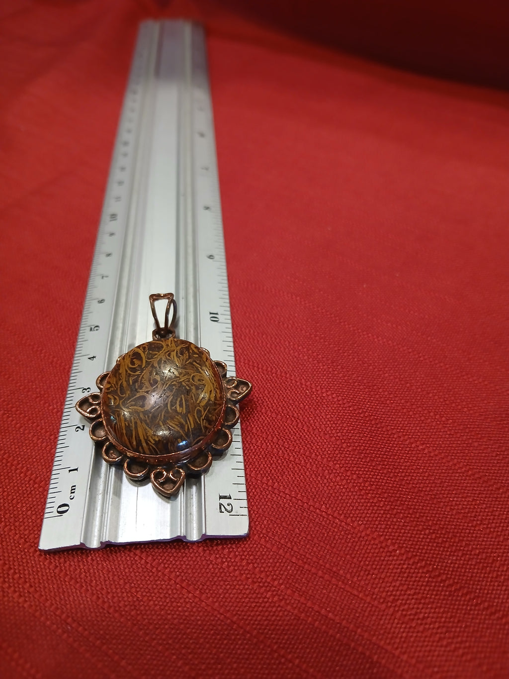 Pendants and necklaces