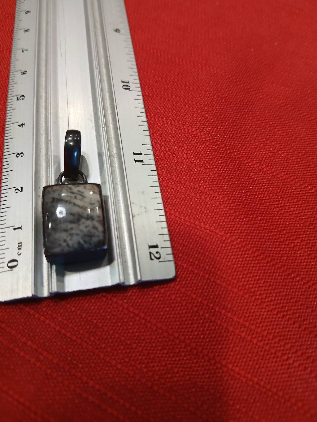 Pendants and necklaces
