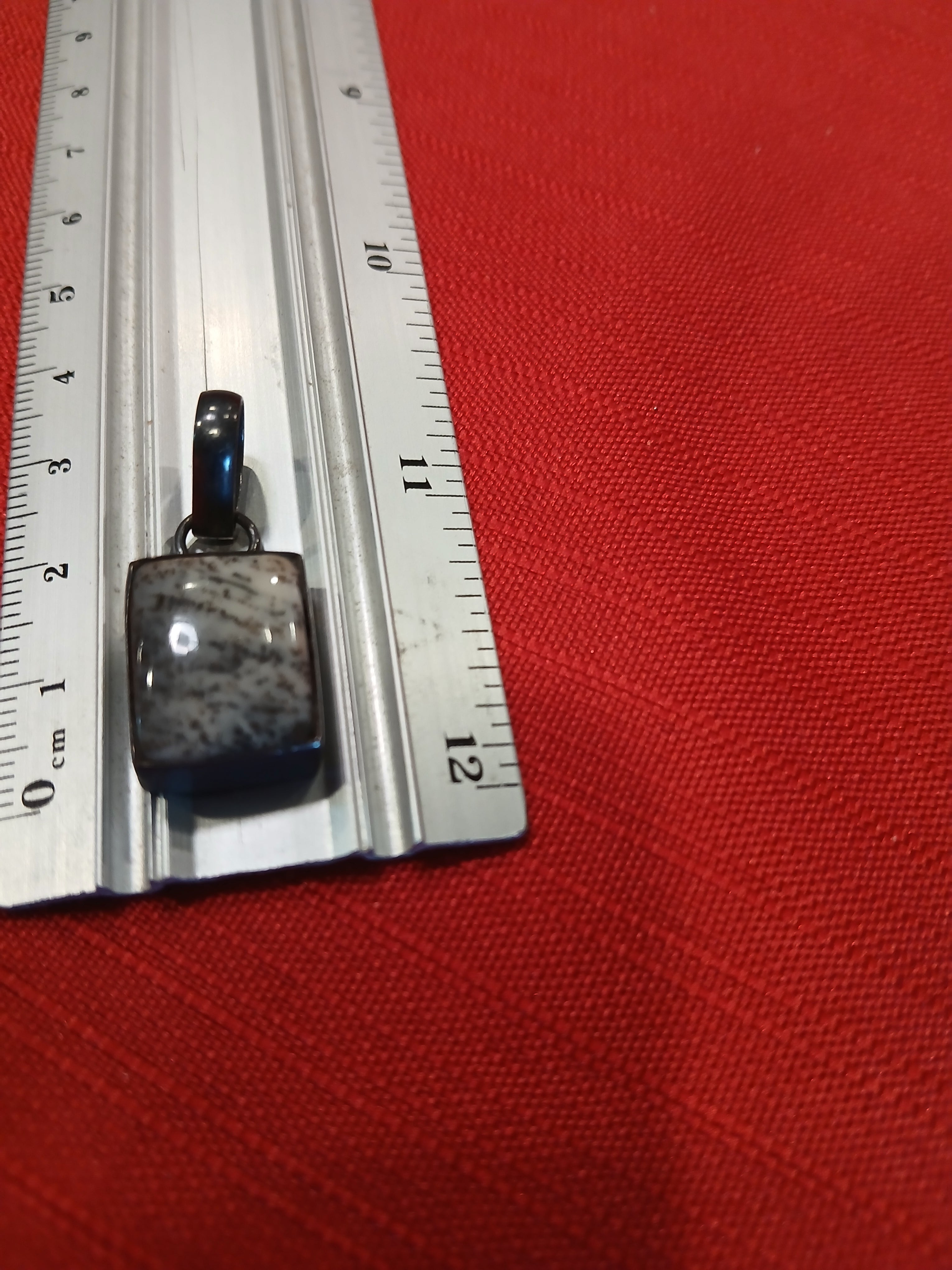 Pendants and necklaces