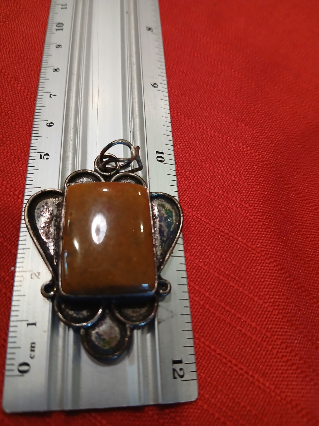 Pendants and necklaces
