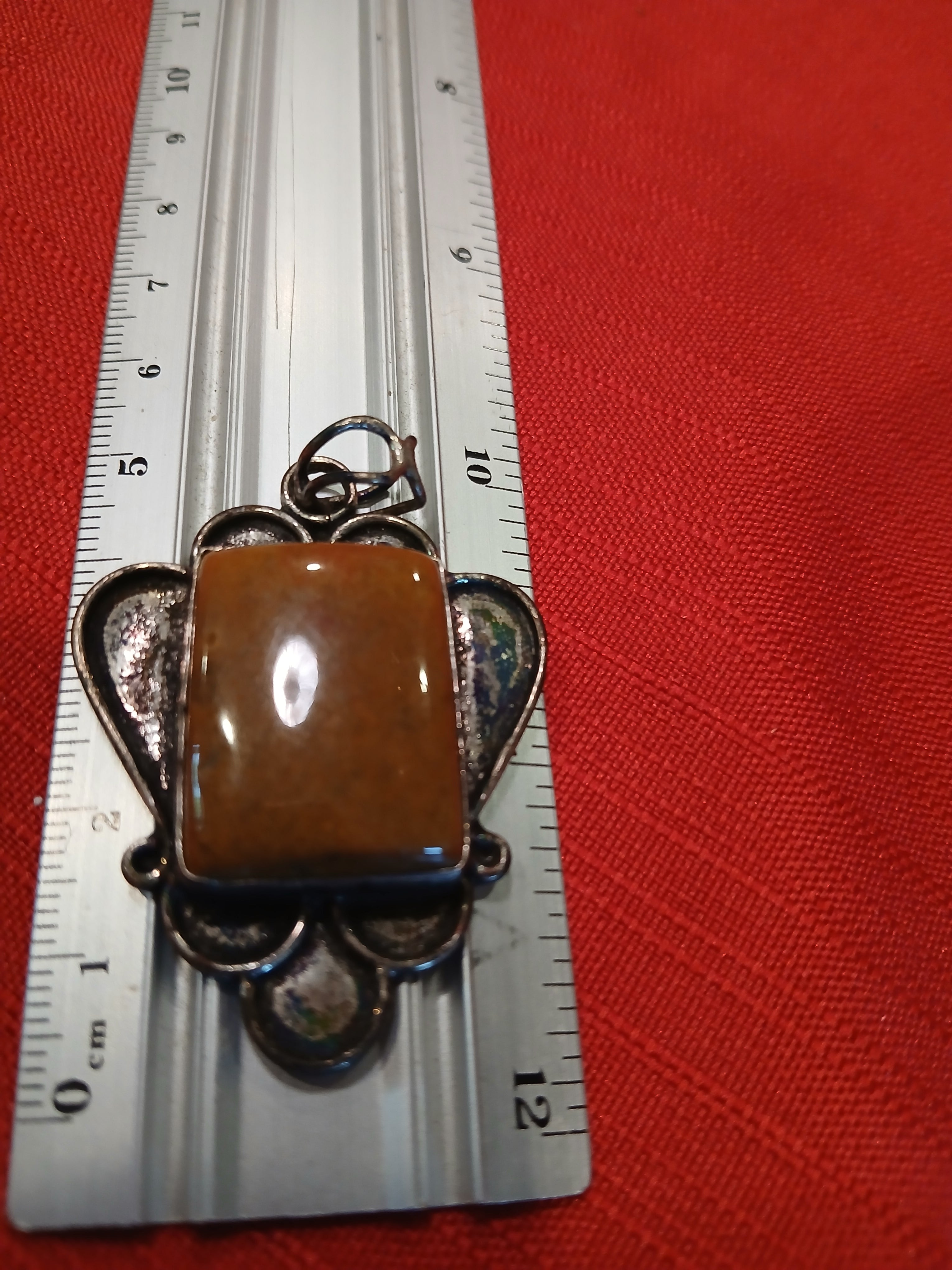 Pendants and necklaces